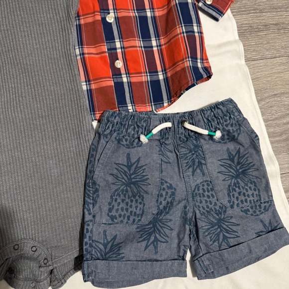 18 Months Button Down Shirt Boy 5pc Bundle Many Brands Shorts Pants & Bodysuit - Picture 4 of 11
